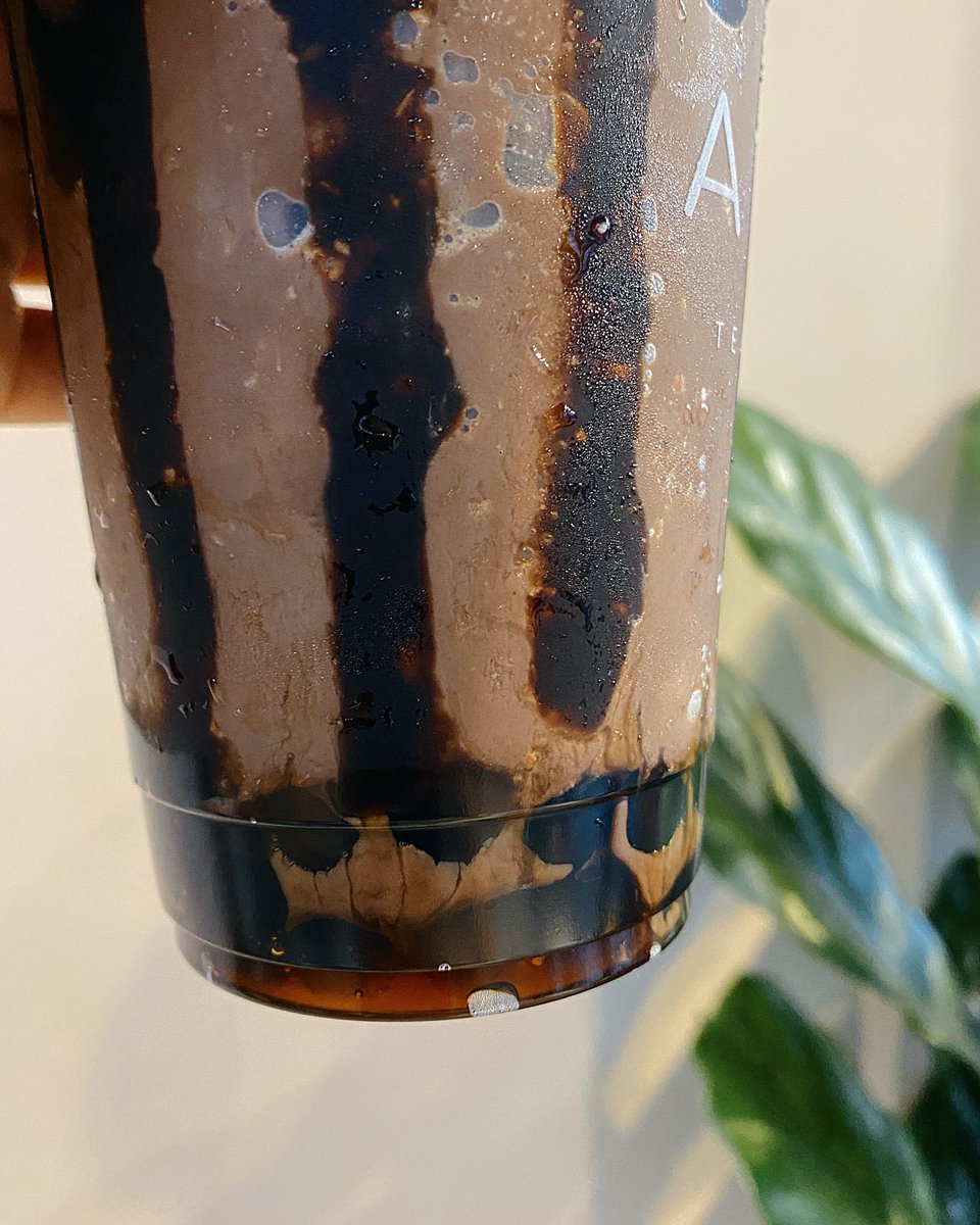 ginguntherfood's tweet photo. #KitKatShake เมนูใหม่ต้อนรับเดือนแห่งความรักกกก ❤️🤎 คิตแคทปั่นกับ Dark Chocolate เข้มข้น โปะหน้าด้วยมูสครีมนม คิตแคท และไข่มุกด้านล่างด้วย
📍ATM Tea Bar
@aroii @aroiialot @EatnEnjoyLife #อร่อยไปแดก #ชานมไข่มุก #อร่อยบอกต่อ https://t.co/BYT6Vo9Pe5