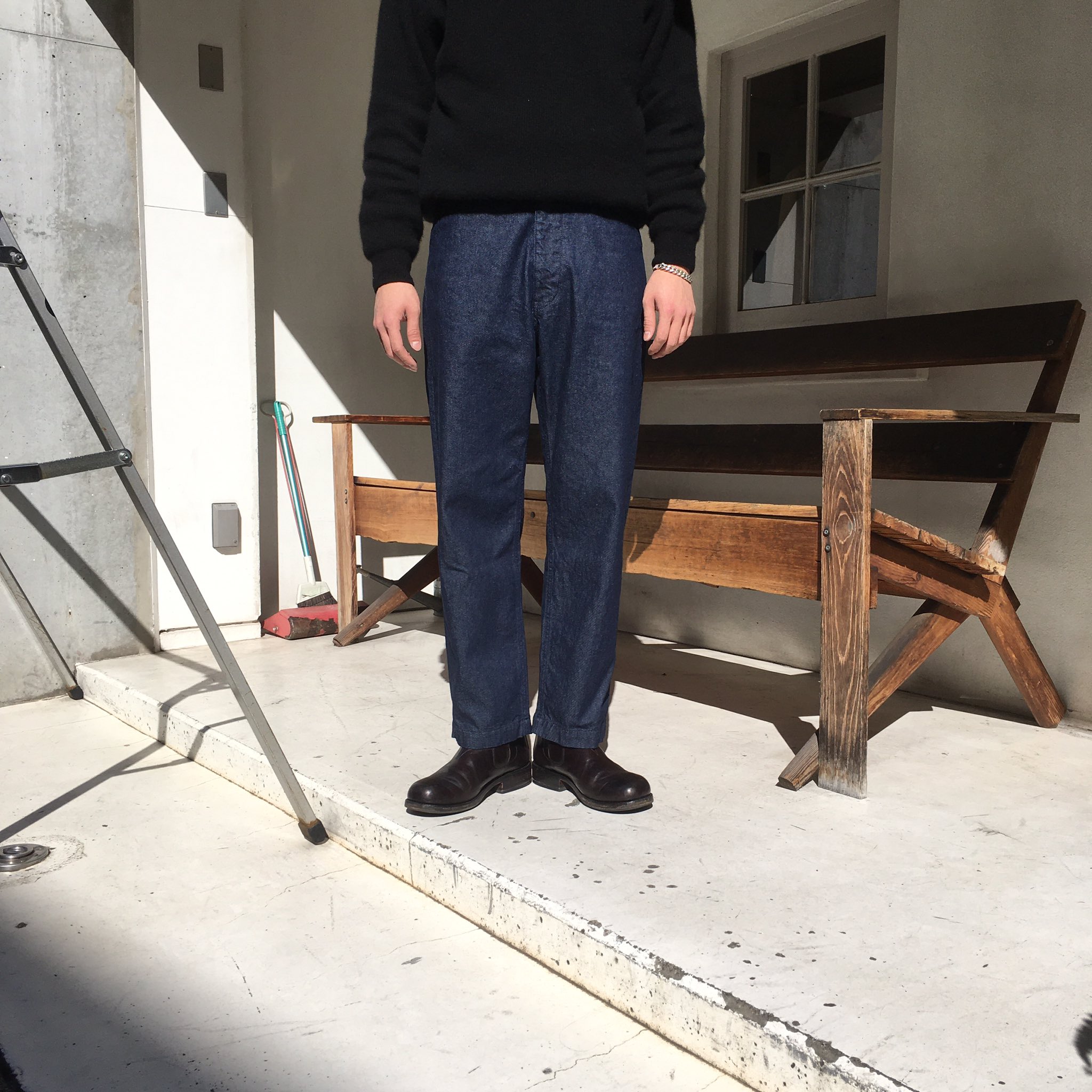 ユニバーサルプロダクツ No Tuck Wide Denim Trousers