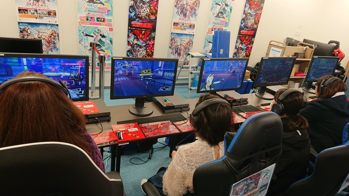 モルガナ ペルソナ広報 本日17時まで 長崎のtsutaya遊ing 浜町店で P5s の体験会を実施中だ ぜひ遊びに来てくれ プレイしてくれた人には特製ステッカーをプレゼント 会場ではフタバのスマホ壁紙を配布中だぜ T Co Nhtbiiswxi T Co
