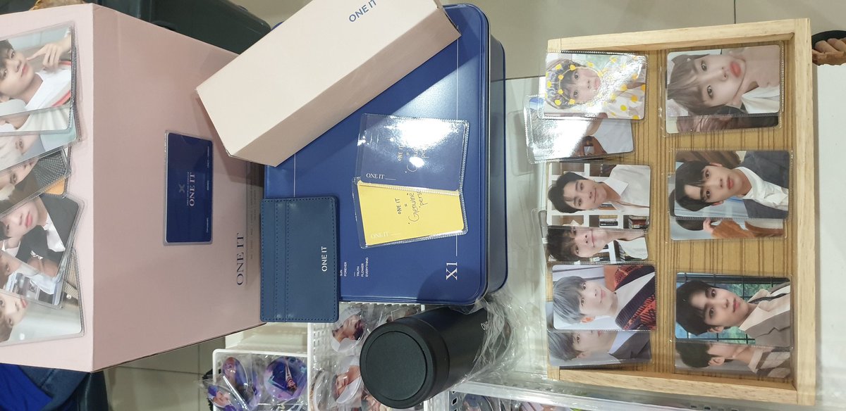 tpsohot's tweet photo. 📍ขาย #OfficialkitX1
📍แยกชิ้น/ยกเซ็ต
📍ได้ทุกอย่าง *ยกเว้นบัตร สนใจ DM
📍พร้อมส่ง
#X1_new_beginning #Newbron_X1 #ตลาดนัดX1 #ตลาดนัดproducex101 #oneitstandwithx1 #HANSEUNGWOO https://t.co/CSoFWRB6V6 https://t.co/FNDwGKTVS9
