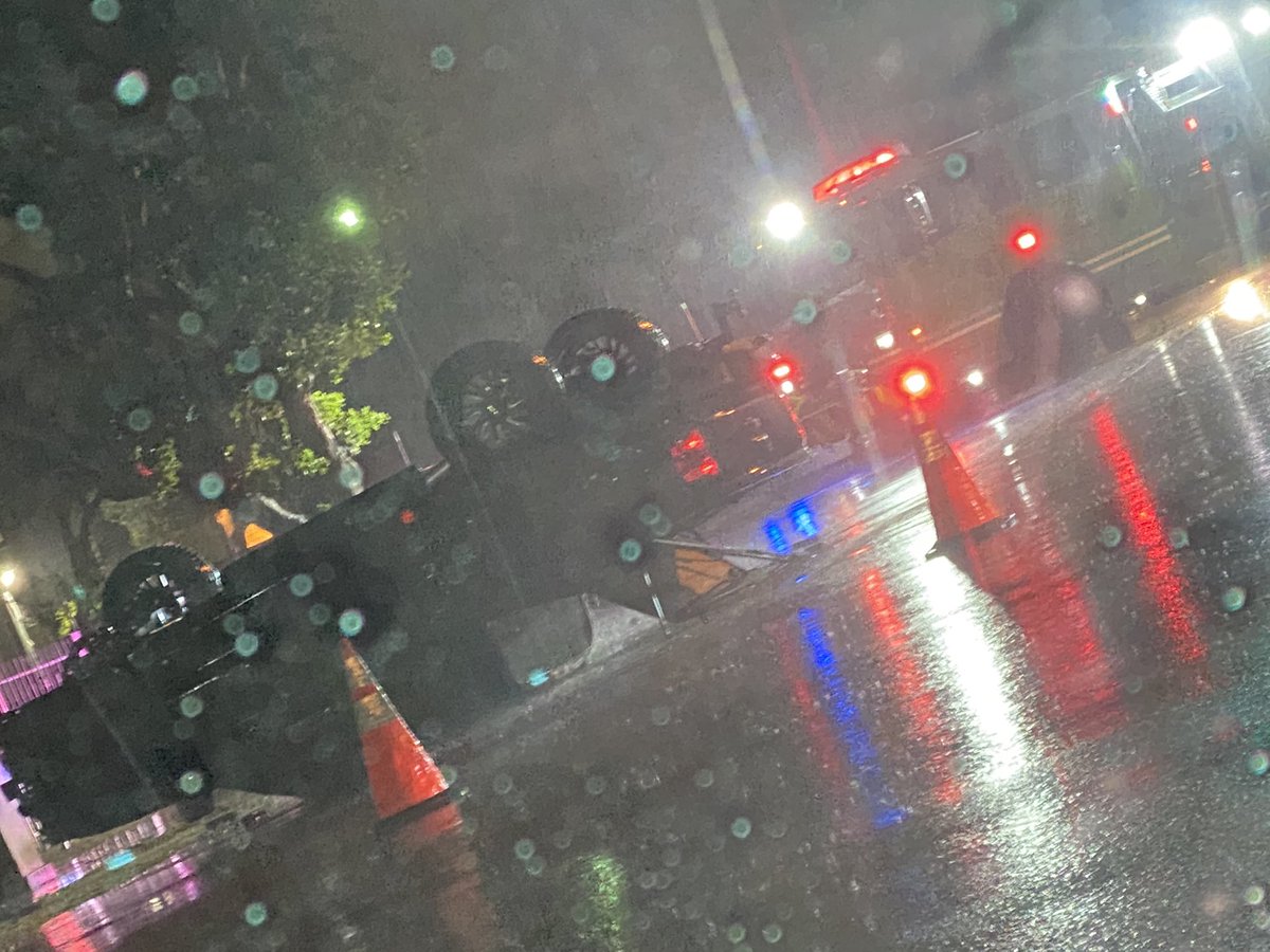 GabrielaDopacio's tweet photo. @OfficialJoelF accident on 68th ave and 179 st truck flipped over. 😧 https://t.co/sJZFLr1Kto