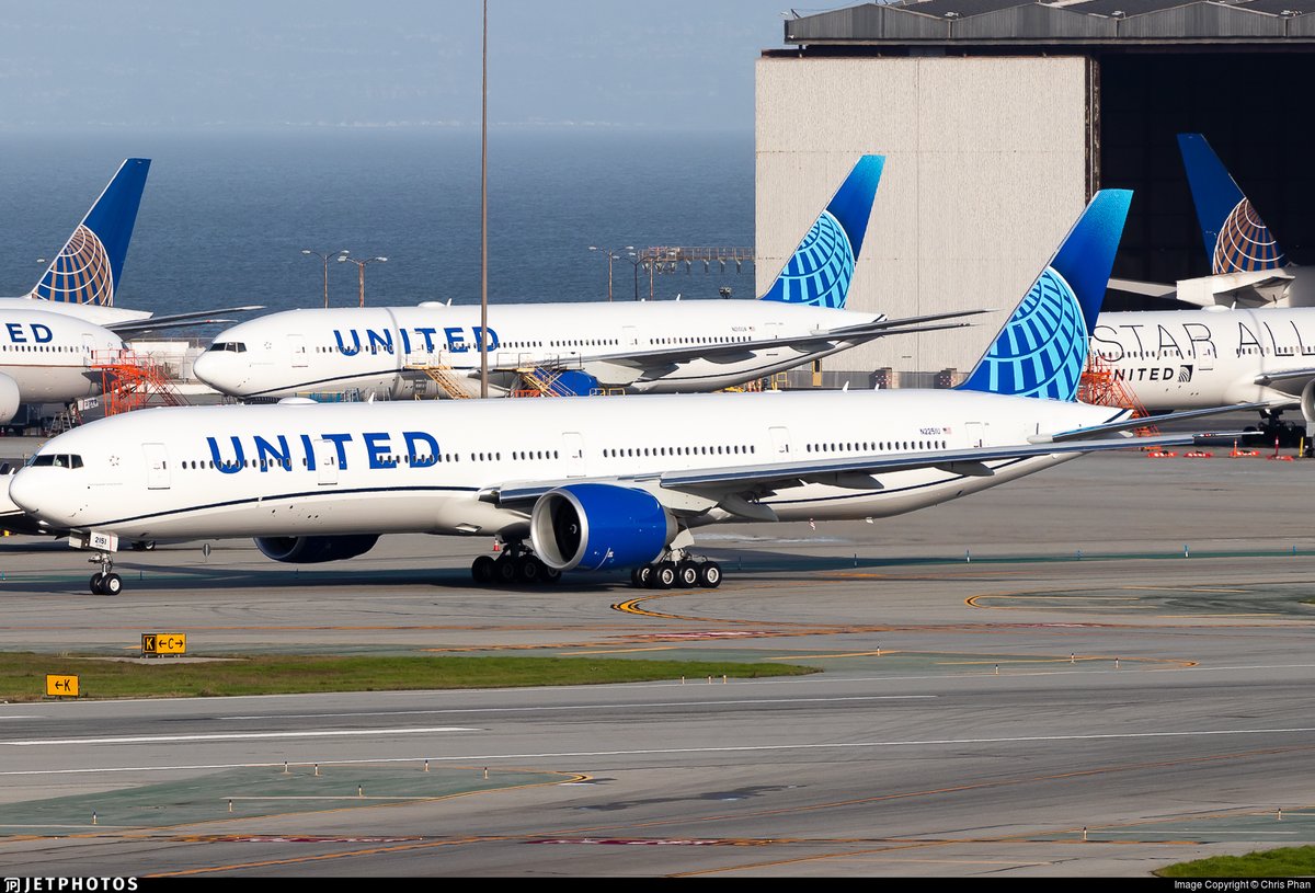 United new and old in San Francisco. jetphotos.com/photo/9593270 © Chris Phan