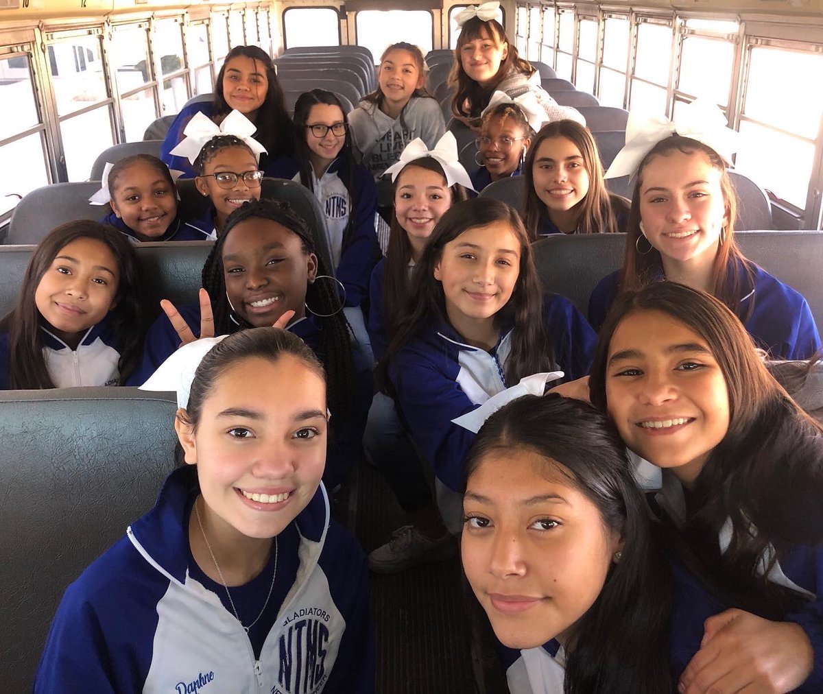 newtech_cheer's tweet photo. Gladiator Cheer had so much fun watching the @balletaustin Snow White 🍎 performance! What an amazing show! Thank you for inviting us @Manor_FA 🩰 @ManorISD @newtechmiddle https://t.co/yw6igIw5Rk