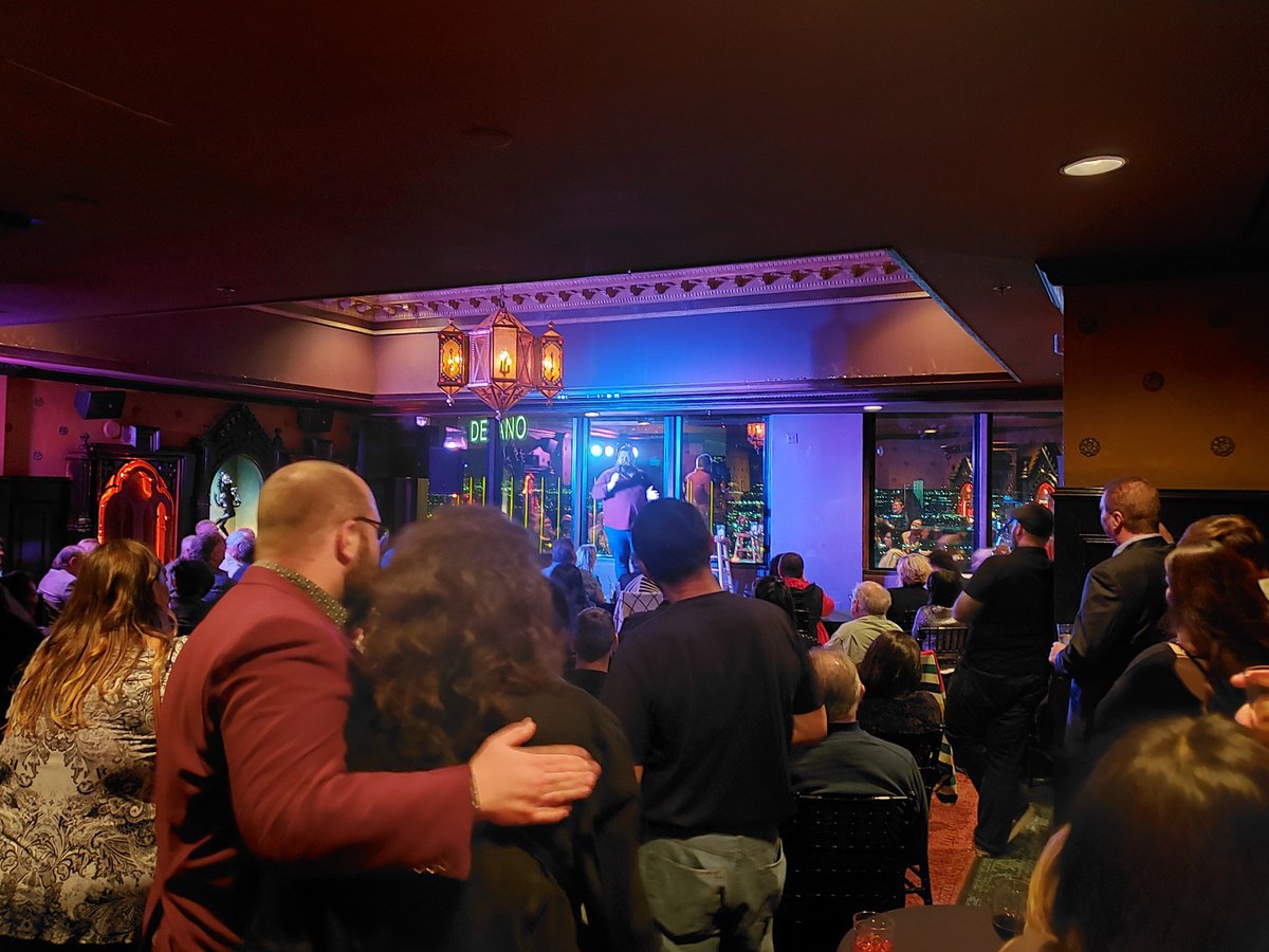 MrDirtyComedy's tweet photo. Starting off tonight’s #HeightenedShenanigans #Comedy @FRLasVegas is #Comedian @itspeterj #ComedyWithAView #63FloorsUp @MandalayBay #LasVegas #Uncensored #PackedHouse @gabelopezcomedy https://t.co/z8e0mzsIYg