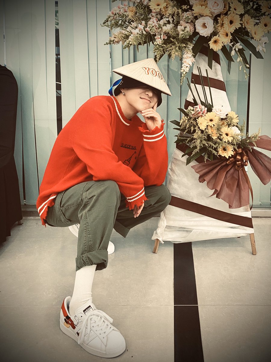official_yoon_'s tweet photo. #WINNERCROSSTOURinHCM 💙💪🏻🐭 https://t.co/RgvX7ctZTs