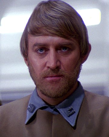 bad hair collar Guyhis hair is sooooo dumb looking. the fit is nice tho