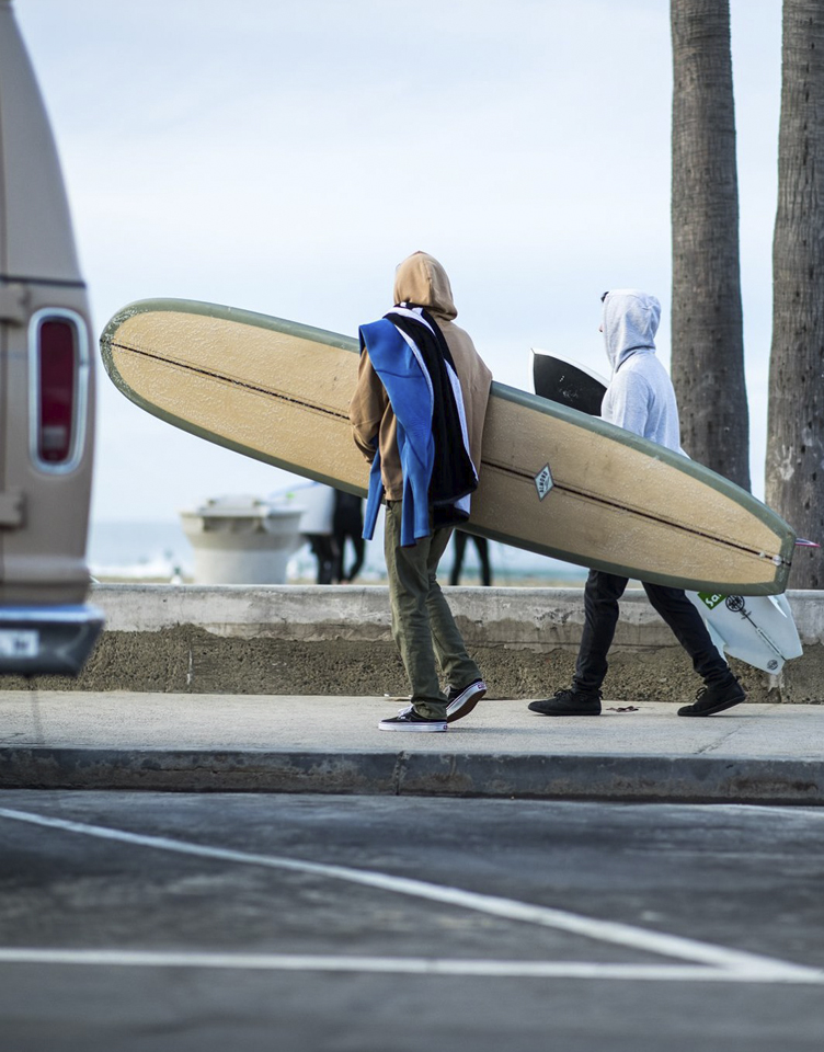 Entre el día 1 y el 29 de este mes - para los despistados, estamos en año bisiesto - hay una diferencia de 1h y 17 minutos en la puesta de sol. 
Lo que significa, ¡más tiempo para surfear!
Bienvenido febrero.
