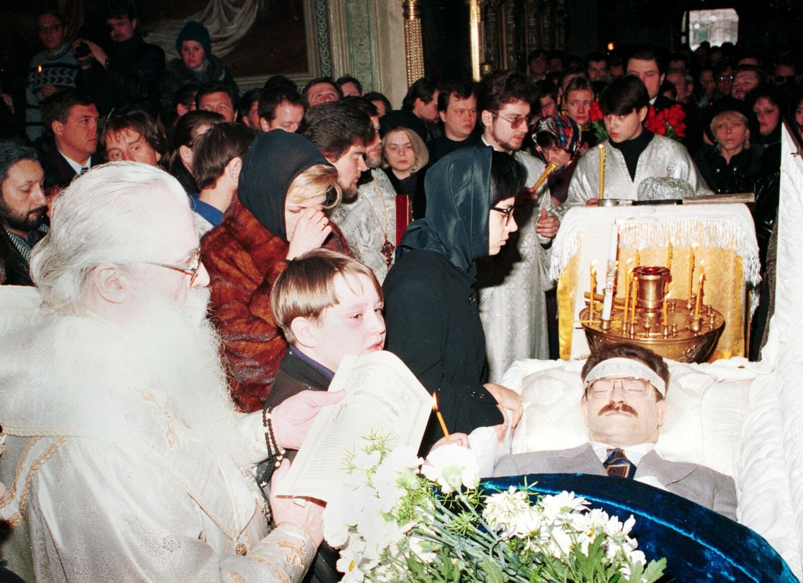 Умерли в 1995 году. 1995 год. Умерли в 1995 году. Умерли в 1995 году. Милиционера убили бандиты.