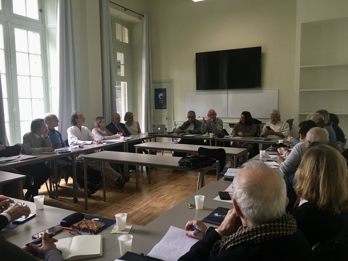 EnsembleMarie's tweet photo. #endirectlive 👥 Comité d’Orientation d’Ensemble Avec Marie 🕊bilan de l’année et perspectives 2020 pour le #dialogue 🙌 entre #Chretiens ✝️et #Musulmans☪️ ⁦@GerardTestard⁩ ⁦@FocolariFrance⁩ ⁦@Mehfile⁩ #FraternitéHumaine #islamochretien https://t.co/wyPwoI0y0t