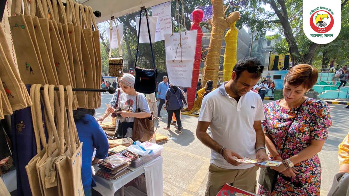 mahatribes's tweet photo. The much awaited festival of #Art, #Culture and Imagination - The #KGAF2020-kick started on a high on 1st February as thousands of international tourists and local art buffs flocked here.#KalaGhoda2020 #KeepingArtAlive #MyKGAF #2020WithKGAF #StreetArt #TribalArt #MumbaiFest https://t.co/O0kU3lStI6