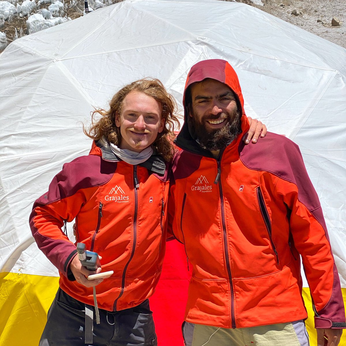 grajalesnet's tweet photo. #GrajalesExpeditions staff proudly wears @AnsiltaOficial #mountainclothes in #Aconcagua ! https://t.co/H8pjEw0V2f