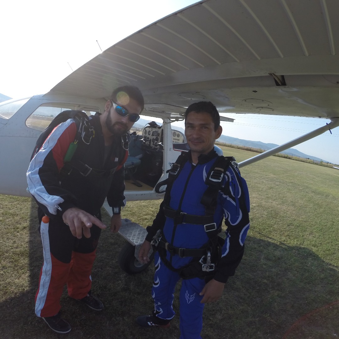 GojumpR's tweet photo. https://t.co/MrJwADGRK2
.
#skydiving #skydive #tandemjump #tandemskydive #tandemskydiving #cessna #cessna172 #freefall #adrenaline #bucketlist #timisoara #arad #oradea #romania #parachute #uptvector #diverdriver #gojumpro https://t.co/87nqXKRJeV
