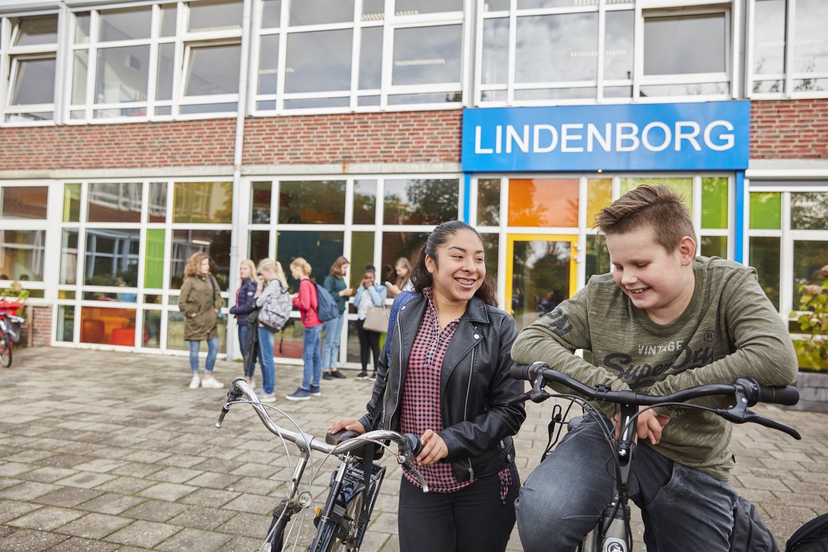 Kennismaken met het gymnasium!
Op dinsdag 4 februari 2020 van 13.30 tot 15.45 uur organiseert de Lindenborg in Leek een kennismakingsmiddag voor leerlingen uit groep 8 die belangstelling hebben voor het gymnasium. Opgeven kan via lindenborg@rsgdeborgen.nl