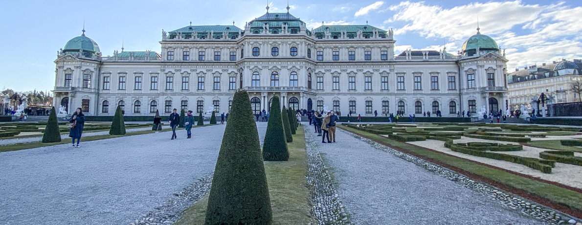 ValeryCollins's tweet photo. #Saturdayblogs #Landstrasse, #District 3 of #Vienna is often bypassed by travellers being predominantly residential but it has some lovely buildings like the splendid #BelvederePark and the #Baroque #SalesianChurch and the quirky #Hundertwasser House.. https://t.co/KrlHRC827b https://t.co/SW9mRukt5E