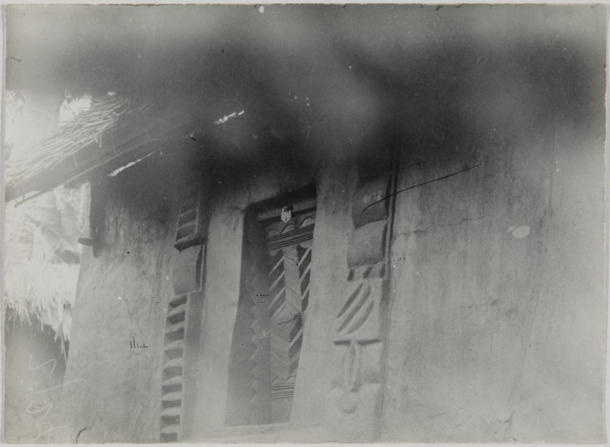 A doorway photographed at Agukwu Nri, present-day Anambra State, by Northcote Thomas, c. 1910-11. MAA Cambridge.