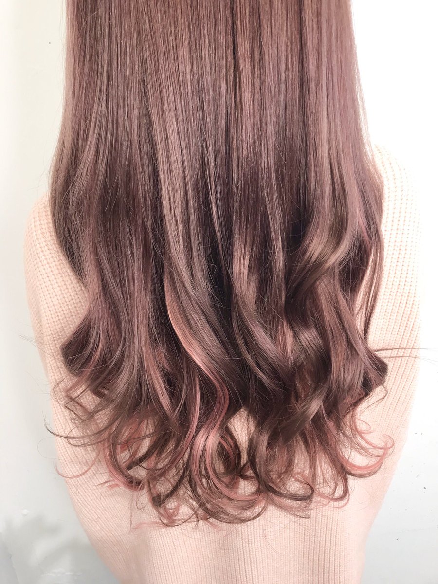 Aiko Pink Hair 左 ピンクメッシュカラー 右 ラベンダーピンクカラーにピンクエクステ ピンクヘア ピンク髪 春ヘアカラー