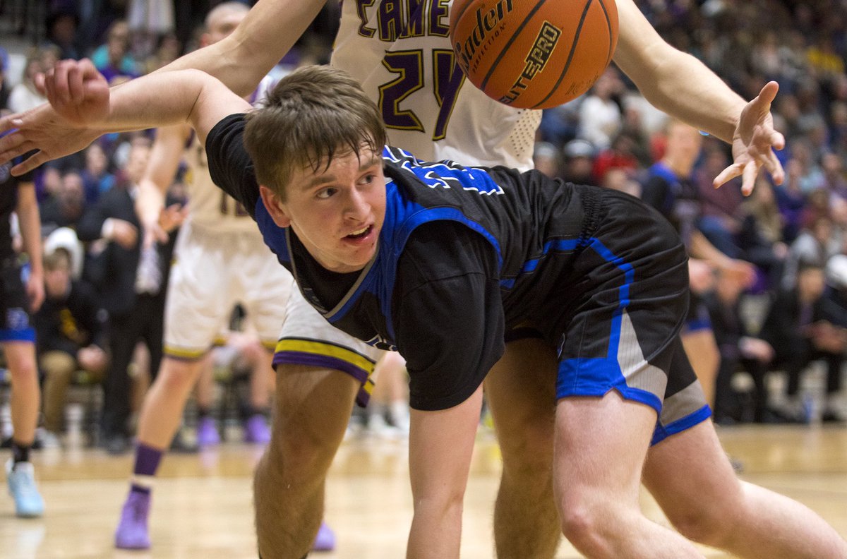 RGelhart's tweet photo. The Thunder Basin Bolts defeat the Campbell County Camels 82-67 at Campbell County High School in the crosstown rivalry on Friday night. #Bolts #Camels #CampbellCounty #ThunderBasin #Sports @The_News_Record https://t.co/19ZVhn6Izr