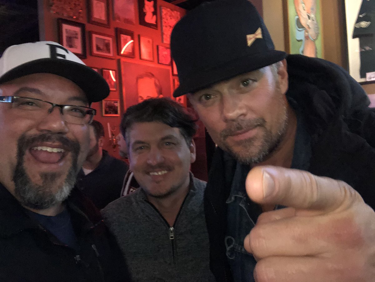 mikeoneill99's tweet photo. Welcome home @joshduhamel nothing better than seeing you in ND! #legendary #NDnice https://t.co/9bbn8KZrEM