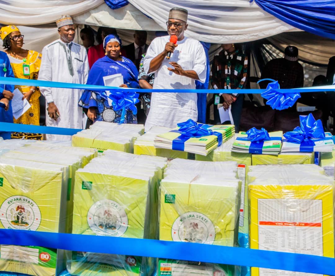 Spabyouthforum's tweet photo. After our Project D1 which begun in Kwara state, Kwara state government have also followed the path of project D1, distributing books to students across schools, we thank God for this initiative, and for using the hearts of the person in power to touch lives.
#ProjectD1 #spab https://t.co/6H19256M91