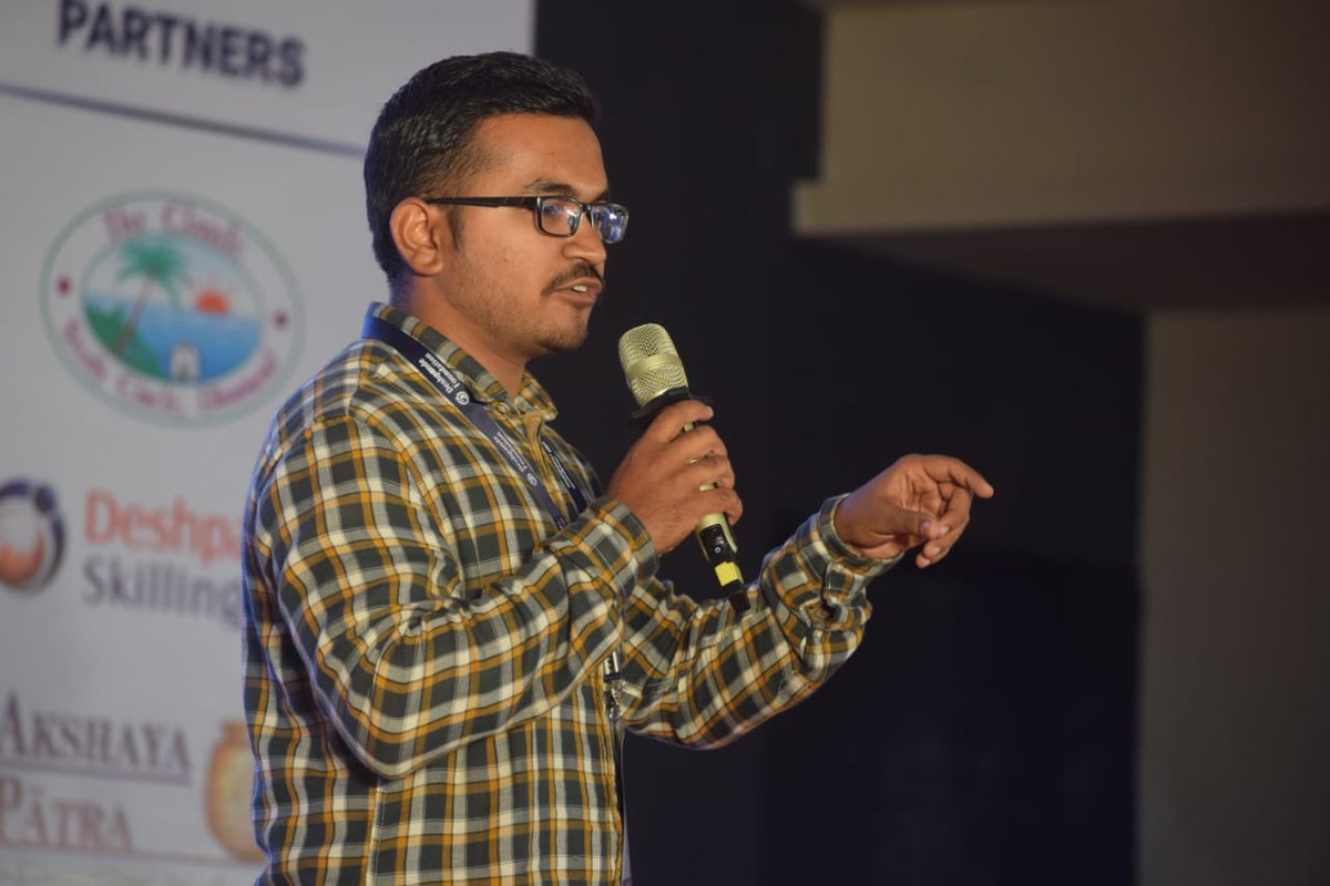dcseLEAD's tweet photo. The great Dhoni fan, LEAD Alumni, Mr. Manish Noola explains the importance of completing the work!
He also shared his inspiring journey with the audience and asked to make the vision of Dr. A P J Abdul Kalam as the mission for everyone!
#yuvasummit #yuvasummit2020 https://t.co/bMdWC9OeOC