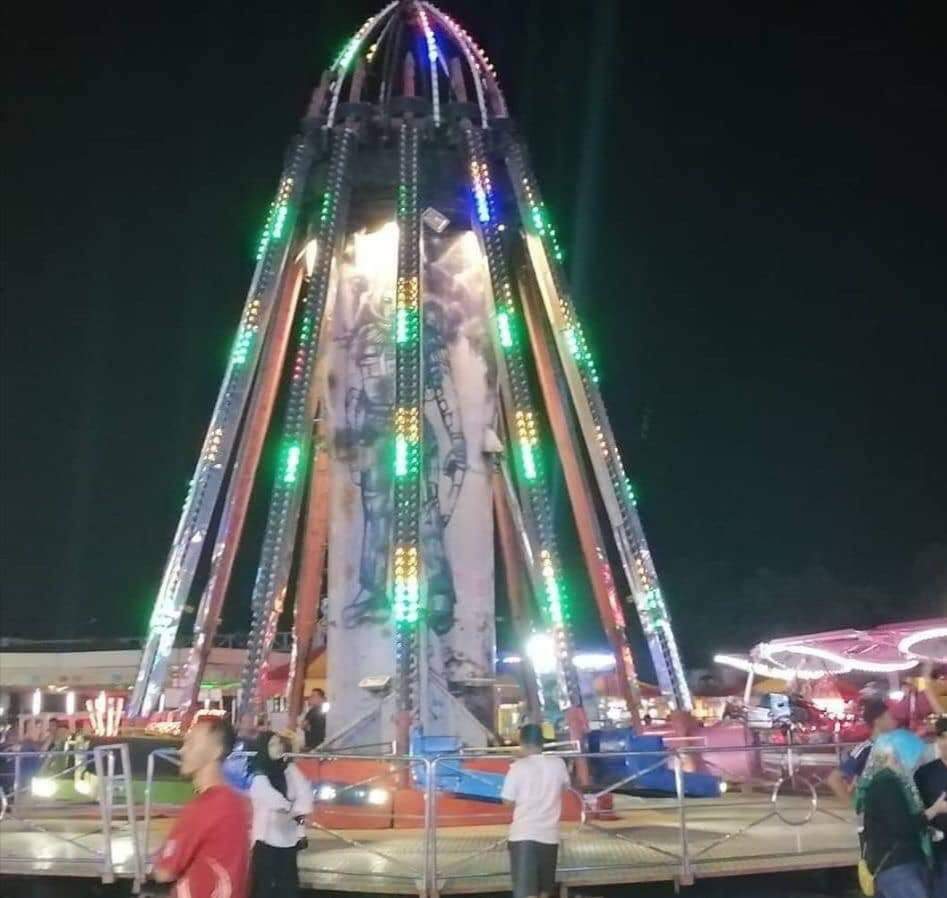 VacazzeeO's tweet image. Life is about moments, don’t wait for them, create them🎡🎠. Cherish all your happy moments, they make a fine cushion for old age🧓👵.
.
.
*Time event start from 23/01/2030 to 01/03/2020 only* ⚠️
.
.
📍UK Fun Fair Likas, Sabah.
.
#vacation #regretnomore #limitedtimeevent