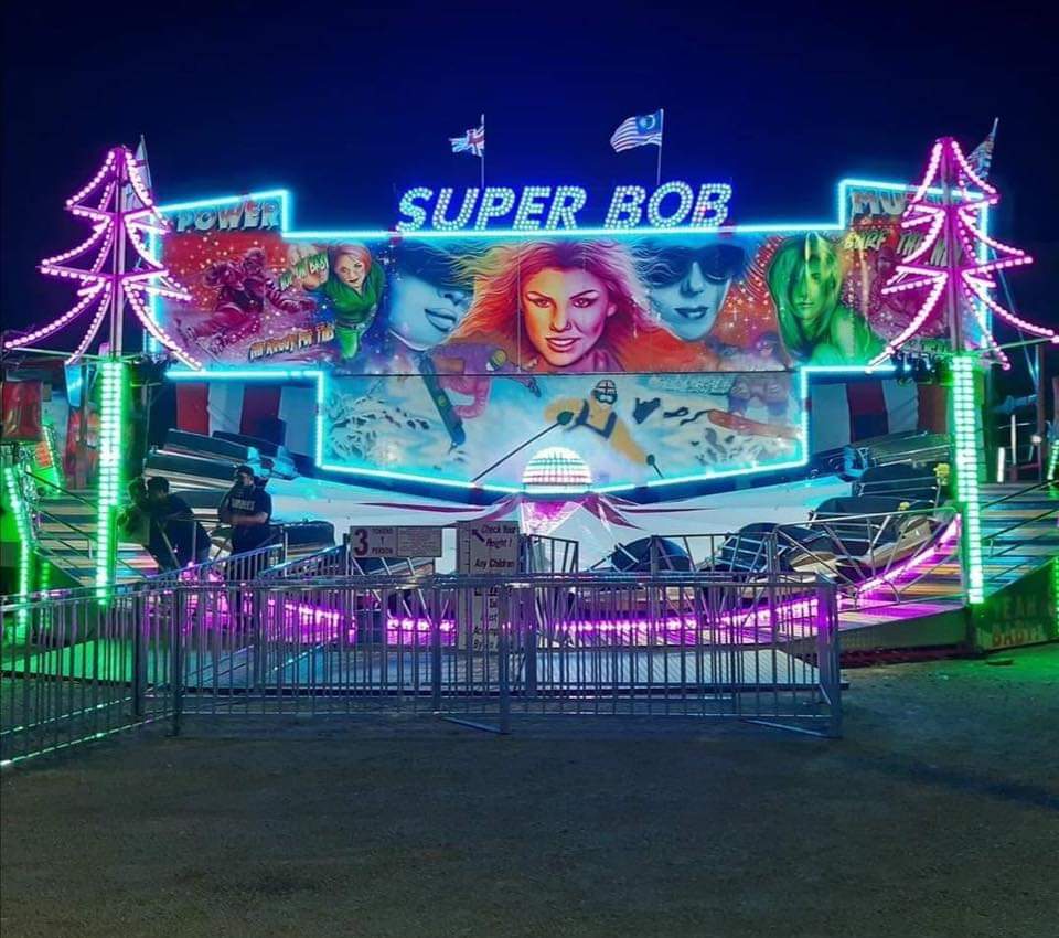 VacazzeeO's tweet image. Life is about moments, don’t wait for them, create them🎡🎠. Cherish all your happy moments, they make a fine cushion for old age🧓👵.
.
.
*Time event start from 23/01/2030 to 01/03/2020 only* ⚠️
.
.
📍UK Fun Fair Likas, Sabah.
.
#vacation #regretnomore #limitedtimeevent