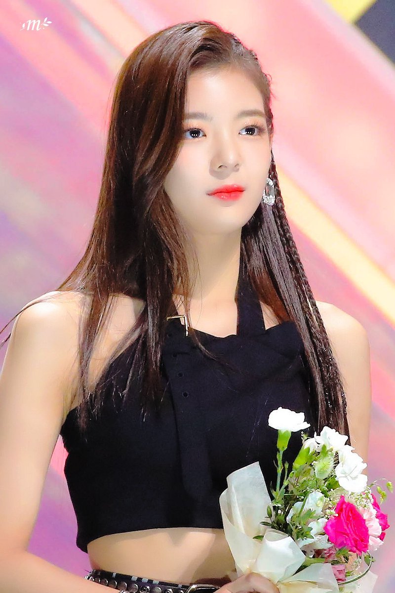 cuteliapics's tweet photo. © mint candy + undecided → 200130 .*˳✧
     — #리아 • #있지 https://t.co/eV1KUSyJVD