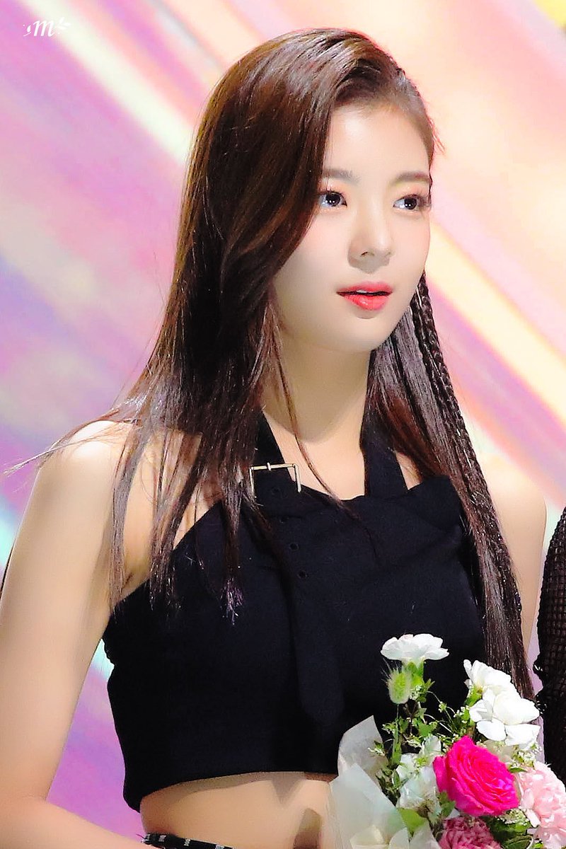 cuteliapics's tweet photo. © mint candy + undecided → 200130 .*˳✧
     — #리아 • #있지 https://t.co/eV1KUSyJVD