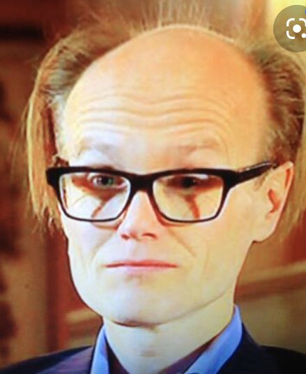 Separated at birth #KarlPilkington and @WillGompertzBBC and I thought Dougie’s hair in #Derek was a piss take, apparently some people actually choose that style <a href="/rickygervais/">Ricky Gervais</a>