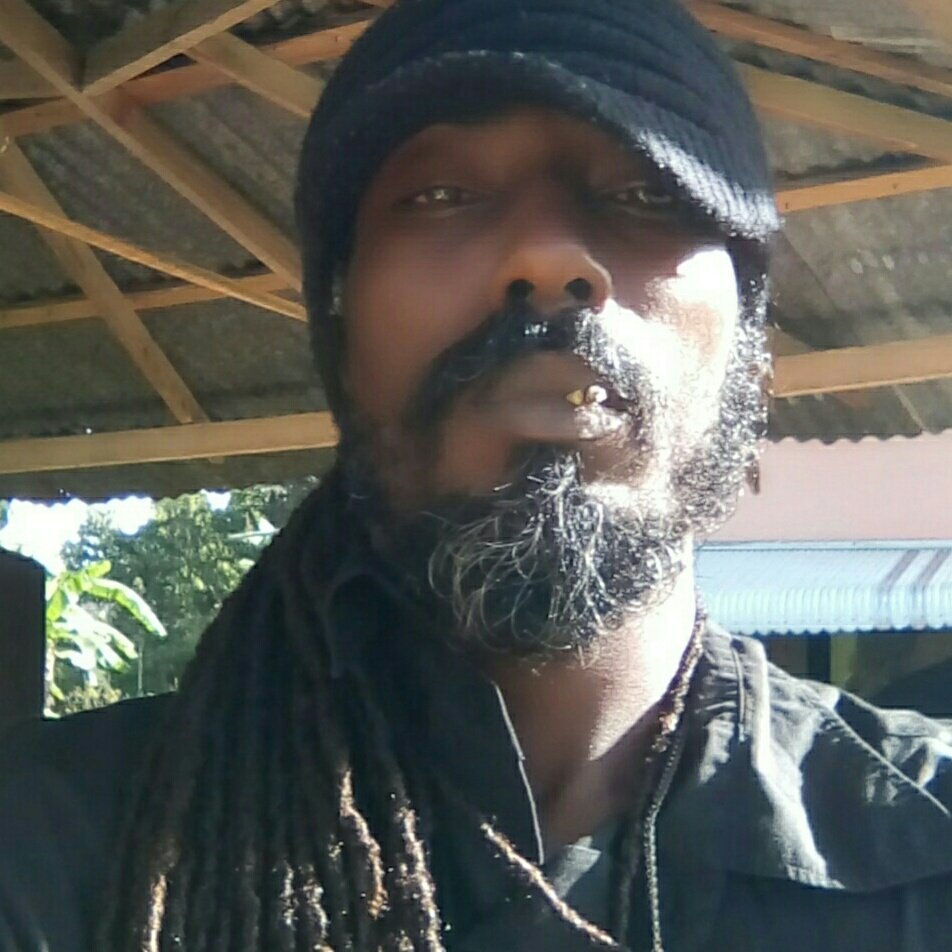 gloxgoldnchildr's tweet photo. So much emphasis was placed on artist over the years, by Record label #producers such as @Diddy Q: why da G played wid dem black #Talents Psyche knowing they wouldn't be #respected? Sean combs! We'd like to keep what #Integrity is left. #BlackLivesMatter #knowyourselves 🎼🇯🇲🔥 G! https://t.co/Uc8cPINxHV