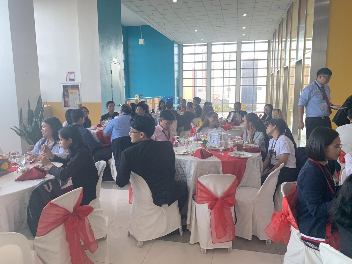 USTModelASEAN's tweet photo. The delegates and staff are now having their meal. 

#USTMAM2020 https://t.co/l6hzy6IGt9