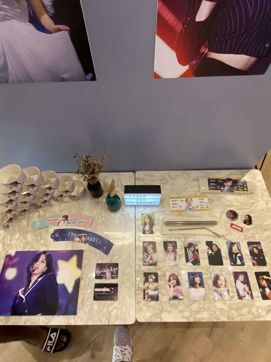 wiz_oncee's tweet photo. thanks for hosting jihyo cafe ! @moonstone_021 https://t.co/AEhEm9l3rK