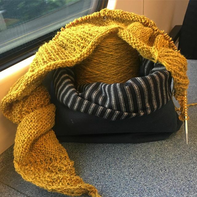 probablyjane's tweet photo. Nothing makes a train journey more pleasant than a cheeky new cast on. This is the #instillnesscardigan by @aliciaplums in @ionacraftshop DK. I am delighted that this 500g cone fits nicely in my @midwinteryarns Ochil bag
#handknitcardigan #handmadewardro… https://t.co/odUM9ARJgx https://t.co/3J8ZEMLWMK