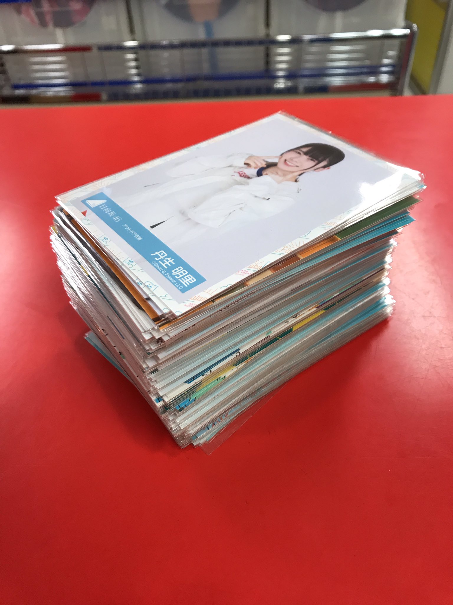 Trio Akibaカルチャーズzone 秋葉原 店 王翦ばりの奇襲 で 本日 日向坂生写真の第2陣です 丹生ちゃんのマネパも入荷しております 多分 丹生ちゃんとミホワタナベ多めです 買取キャンペーンまだまだ開催中です 終了する際は3日前に本