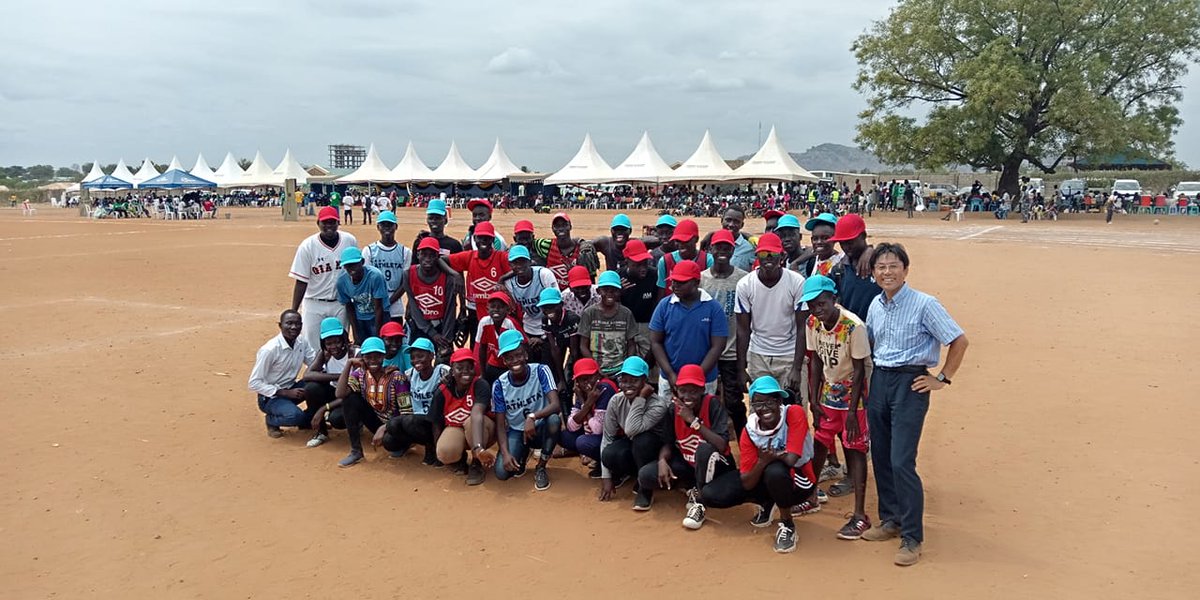 ExtraInningsUK's tweet photo. BREAKING: Welcome to the baseball world, South Sudan! The tireless Shinya Tomonari has brought baseball to the almost nine-year old nation after being sent there as part of @jica_direct_en. Two teams played a game to celebrate National Unity Day. #SouthSudanBaseball https://t.co/RU07oVLqji