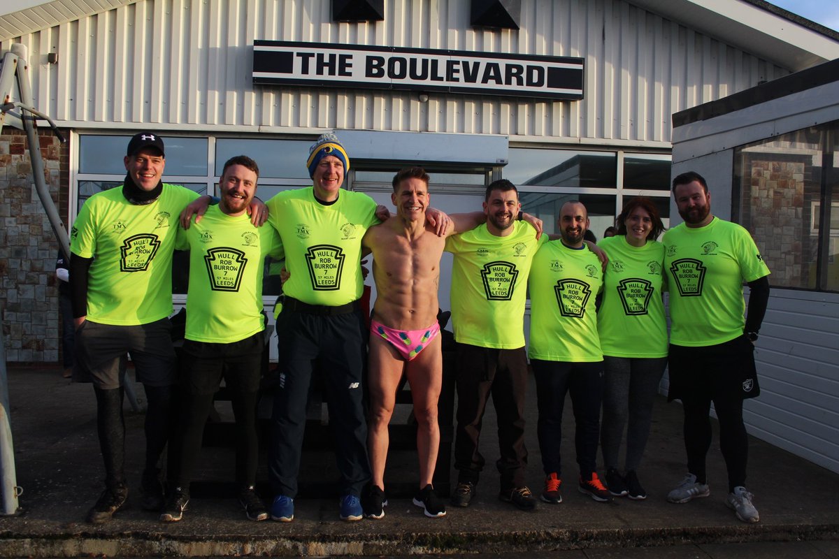 hullfcofficial's tweet photo. 🚶 The #March4Rob team are down at the Elite Performance Centre with @RugbyAM ahead of their 59-mile trek to Emerald Headingley!
@Waggataurus is up to his usual antics! 🙈😂
Donate 👉 https://t.co/CprsOMYgyE https://t.co/eoKEwrWQwG