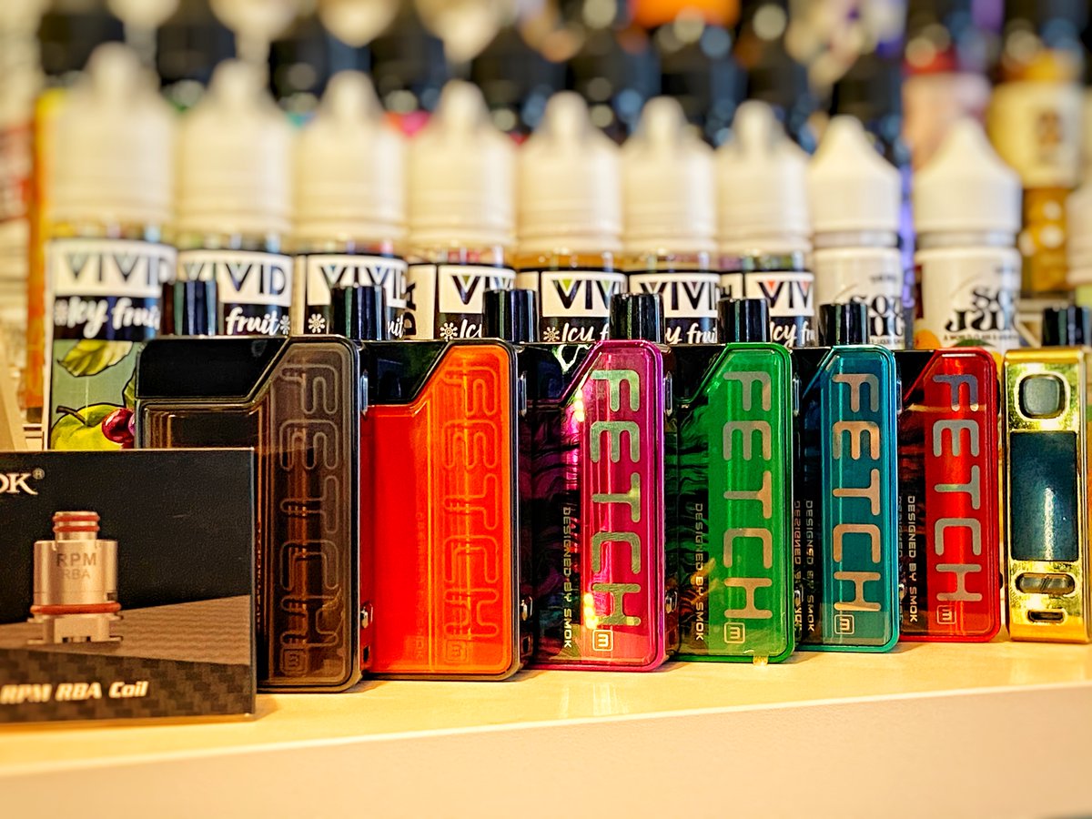 mrvape_okinawa's tweet photo. コンパクトながらもミスト量もしっかりな上にワット調整もできるSMOK FETCHはいかがでしょうか🤩NORDコイルも使えます😏また、別売りのRBAベースを使えばビルドも出来ます✨
本体の質感も高いので是非店頭でご確認ください😊
#𝗠𝗿𝗩𝗔𝗣𝗘 #𝗠𝗿𝗩𝗔𝗣𝗘沖縄 #vape #電子タバコ #今日もvapeが美味しい https://t.co/InKe3RdRcb