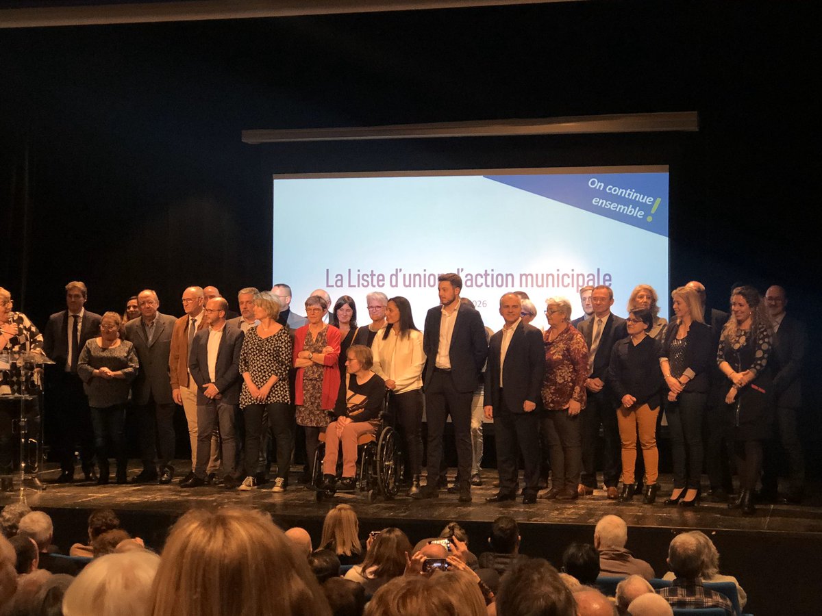 SylvieGaucher07's tweet photo. Retour en images sur notre première réunion publique, devant une salle pleine. Un grand merci à tous !👏🏻 #OnContinueEnsemble #GuilherandGranges
Découvrez le nom des 35 colistiers sur https://t.co/niyfVSVXqT https://t.co/5giw2qcZv1