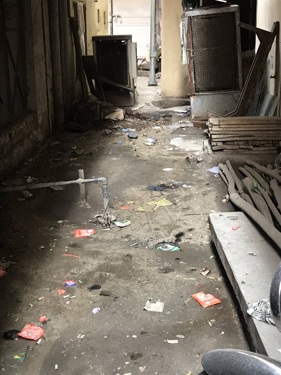 coolspark45's tweet photo. @SatyendarJain Hello,
I’m sharing the pictures of the area which come under you. Unfortunately, when nobody listens I have to come through this. In the pictures you can see how dirty things are.
#aap #satyenderjain #RaniBagh #shakurbasti https://t.co/fS42BTr4nU