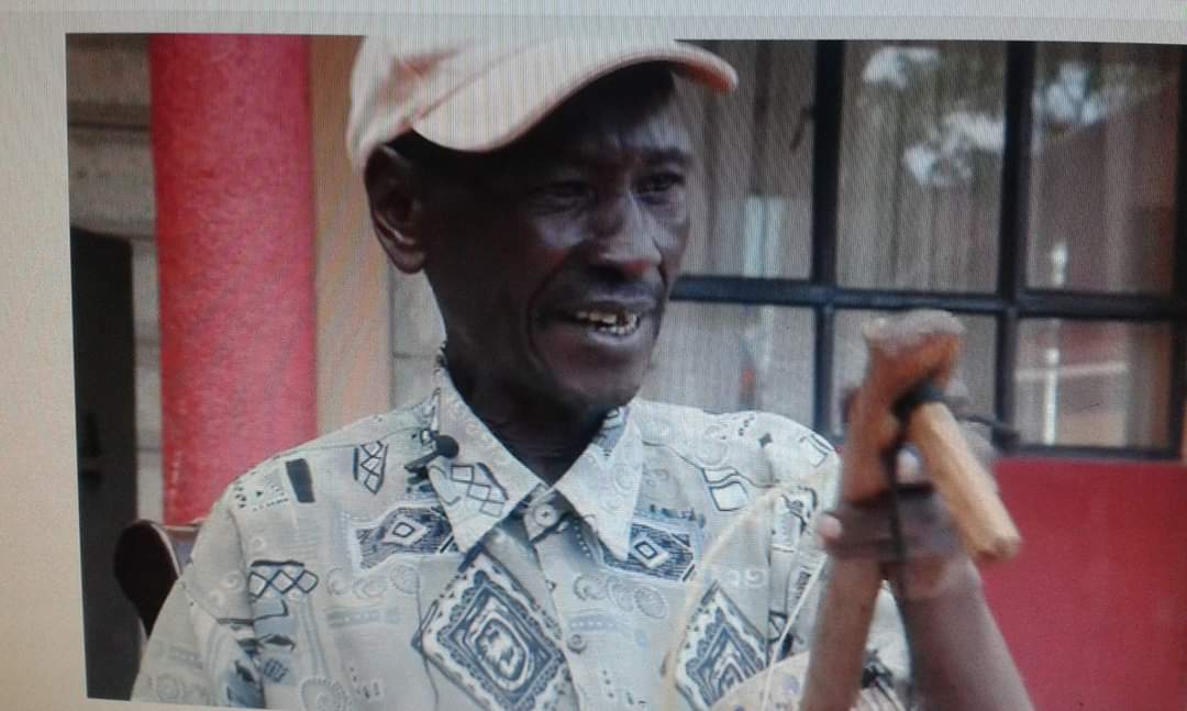 MeruFmOfficial's tweet photo. BREAKING: Legendary Meru artiste Mutwiri wa Wandindi passes on. 
#RIP https://t.co/UDtMRpLjzf