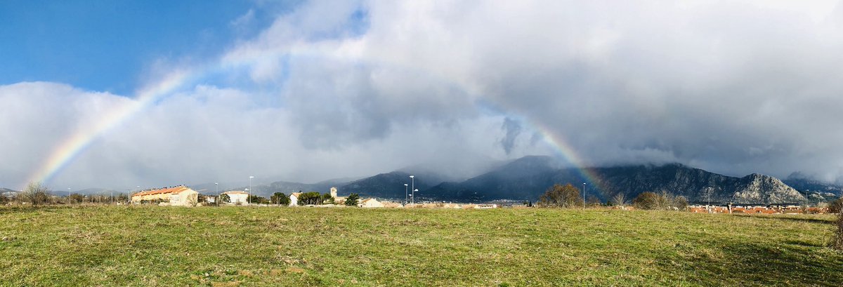 Todos los inviernos nos regalan días maravillosos!! En Arco iris espectacular en mi pueblo #ElBoalo #Cerceda #Mataelpino <a href="/PN_Guadarrama/">Parque Nacional de la Sierra de Guadarrama</a> <a href="/adesgam/">Adesgam</a> <a href="/BCMPSOE/">PSOE El Boalo, Cerceda y Mataelpino /❤️</a>