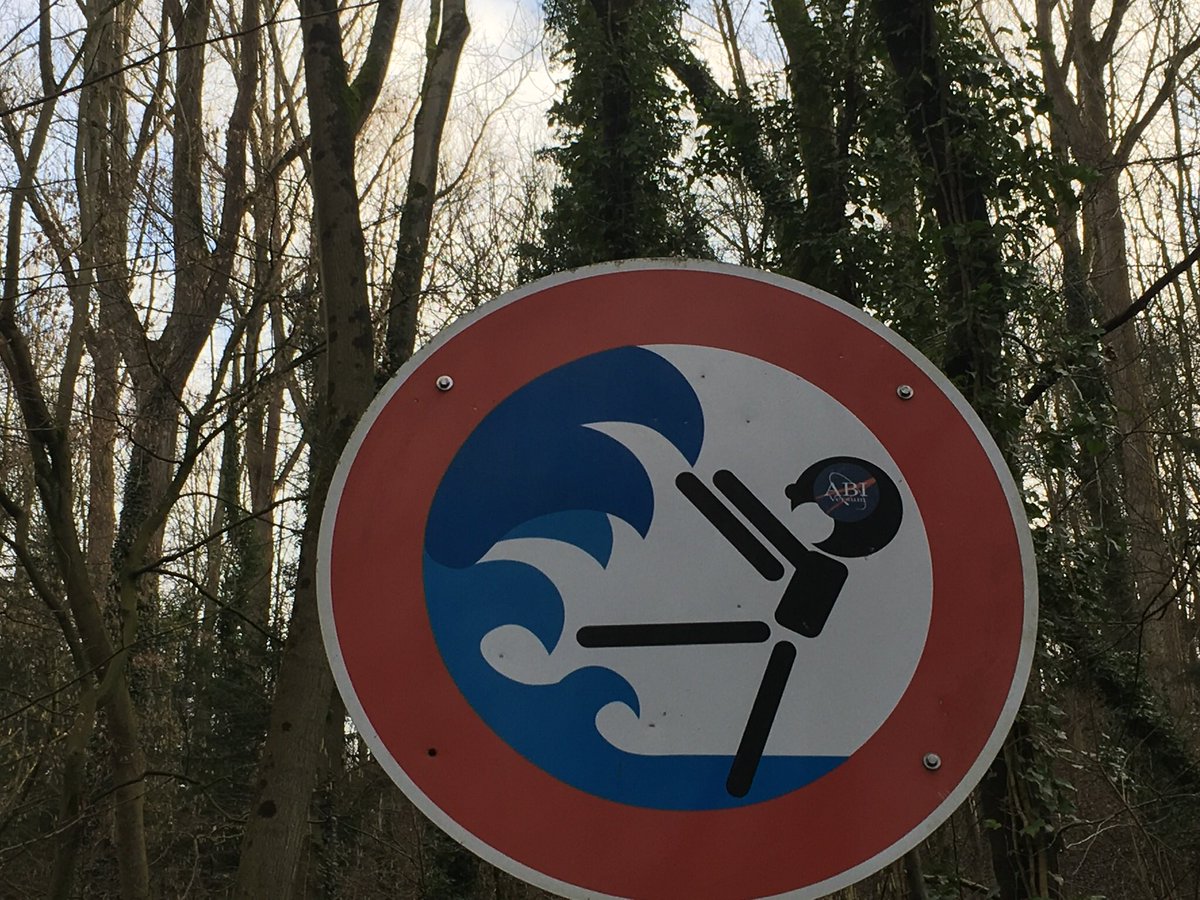 Playmo_Pics's tweet photo. Be careful! #playmobil #klicky https://t.co/if2gYWlHrm https://t.co/ftki9YjWR2