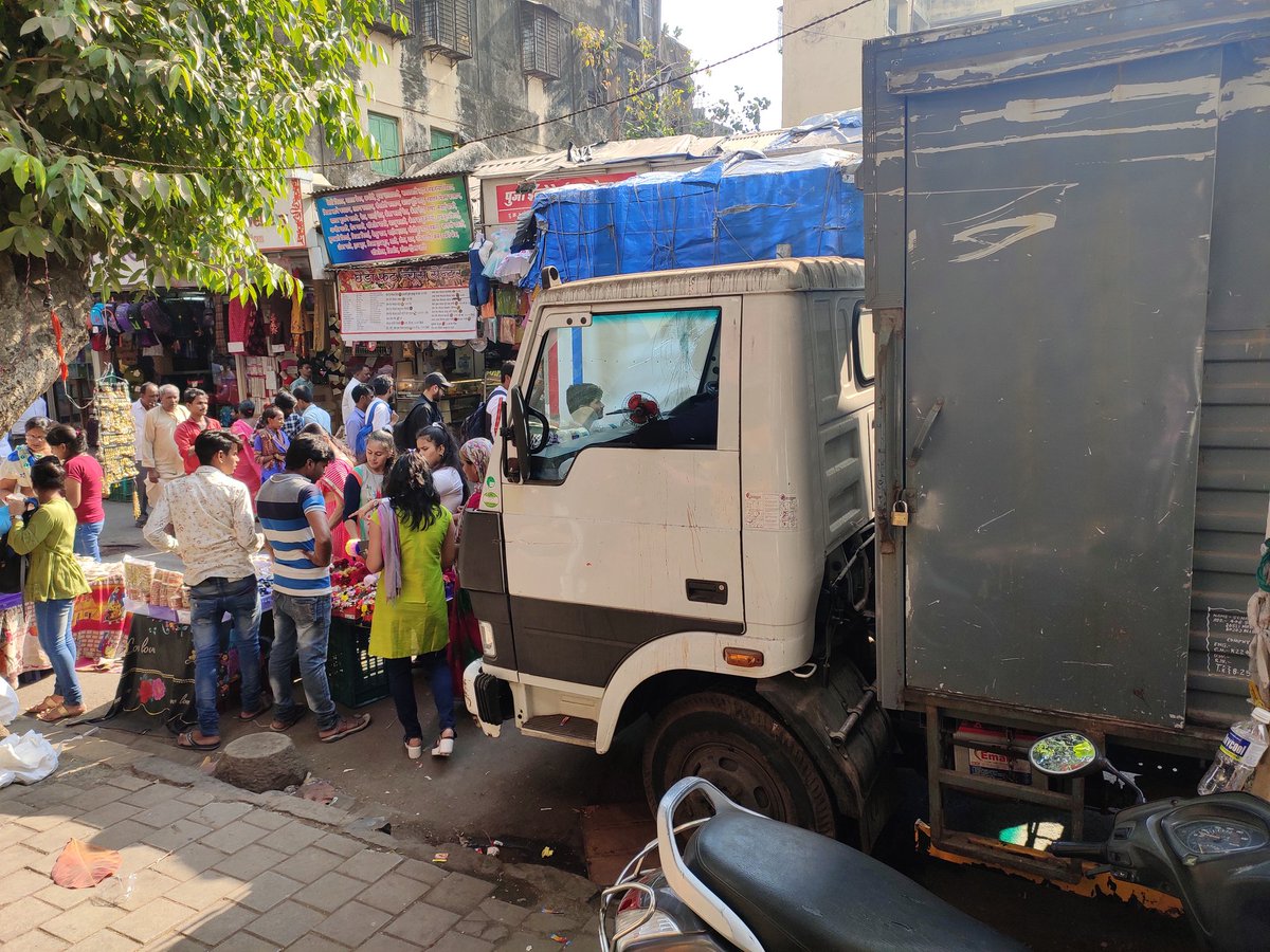 What is the use of this on #contract #MCGM vehicle if this way all the hawkers are pursuing the illegal business after giving bribes of ₹200/per hawker per day. <a href="/MCGM_BMC/">Mumbai</a> <a href="/mybmc/">माझी Mumbai, आपली BMC</a> <a href="/mybmcWardGN/">WARD GN BMC</a> <a href="/RajThackeray/">Raj Thackeray</a> <a href="/OfficeofUT/">Office of Uddhav Thackeray</a> <a href="/CMOMaharashtra/">CMO Maharashtra</a> <a href="/AUThackeray/">Aaditya Thackeray</a> <a href="/KishoriPednekar/">Kishori  Pednekar</a> <a href="/MumbaiPolice/">मुंबई पोलीस Mumbai Police</a>