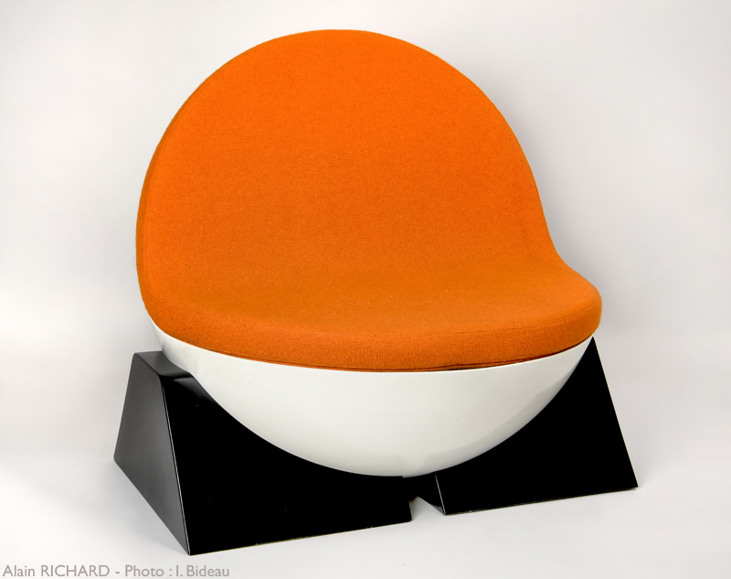 MobilierNat's tweet photo. 👀 L'objet de la semaine : Fauteuil d'Alain Richard ! 
📐 Datant de 1968, ce fauteuil a une assise en mousse souple, garnie de jersey. 
👉 https://t.co/3n9t75jKKS 
#MNLAB #design https://t.co/XSU4l35KYc