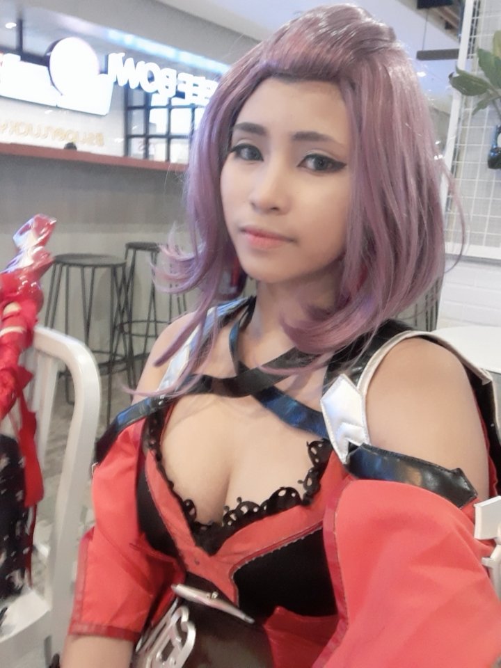 izzkarlene's tweet photo. I really love cosplaying bec I look a lil bit pretty HAHAHA
#cosplay #cosplayer #quanzhigaoshou #softmist #tangrou https://t.co/w2lt6cj5Bu