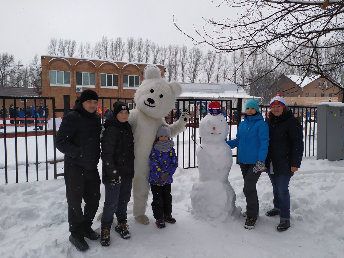 #Время_Тольятти_2020 Для любителей активного отдыха  #прямосейчас проходит спортивно-развлекательная программа на территории LADA-парка. ⛷️Зажигательная разминка, мастер-классы, показательные выступления и эстафеты! В #ТЛТ #спорт_норма_жизни @sa_antashev <a href="/blinova_tv/">Блинова Татьяна</a> <a href="/Togliatti063/">Администрация г.о. Тольятти</a>