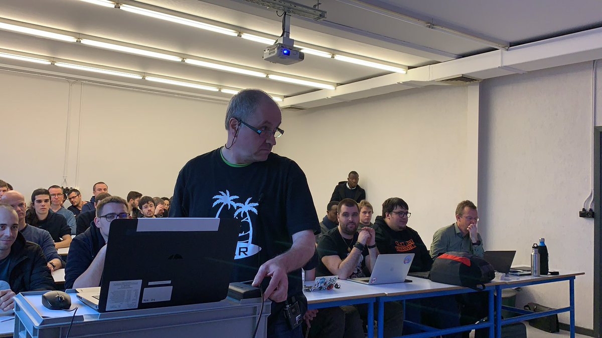 #FOSDEM2020 johannes does a live demo of Relax-and-Recover. Fingers crossed