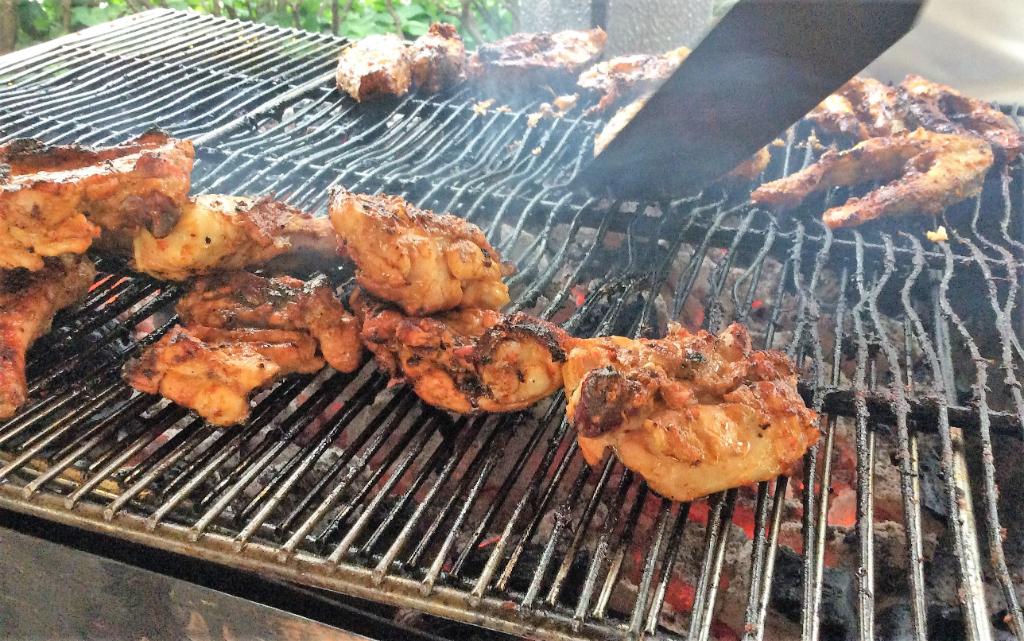 Enjoy juicy barbecue while you colour your world with an art instructor this saturday at the pool bar and restaurant #SheratonAbuja #BBQ #Restaurant #Foodie #AbujaEats #AbujaFoods #Saturday #Hangouts