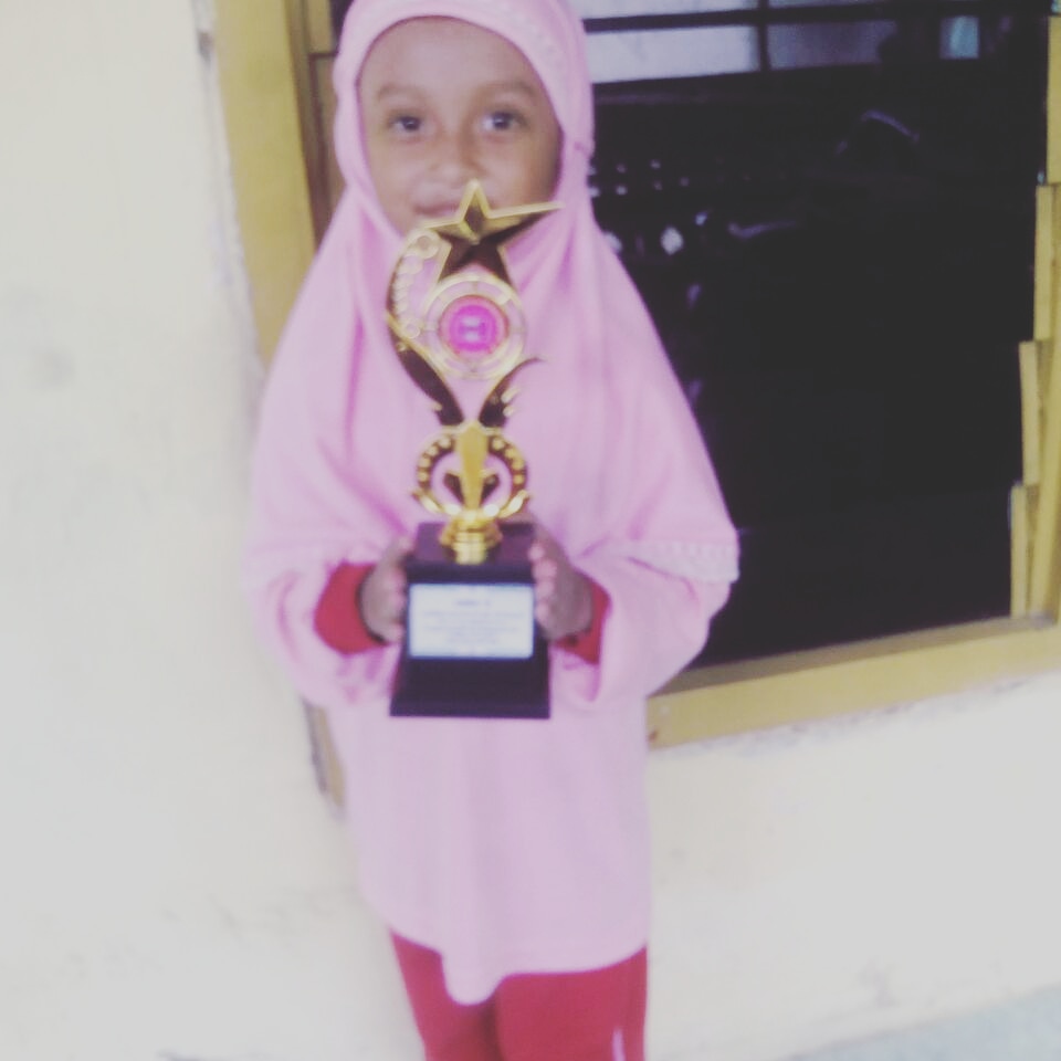 MuhammadIbnuGh1's tweet photo. @yaniar16 @AbaheAyman hijrah itu kembali kepada Allah SWT
 >> #HijabWujudTaatAllah <<
 #JanganMauKembaliJahiliyah . #HijabItuPerintahAllah
#Z5K3

@FalaahHikmah RT @Smarthijrah https://t.co/L2Nhvh1DdT