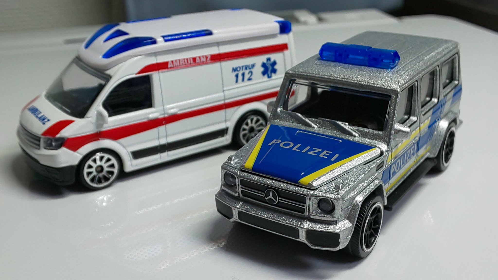 ミニカー写真館byぱぁたん ドイツ警察と救急車 マジョレットはフランスのミニカーブランドですが こうして各国分け隔てなく出してくれるのは嬉しいですね 最近のトミカも海外緊急自動車に積極的ですし 世界中のパトカーを机上に並べたら楽しいでしょうねぇ ミニカー写真館byぱぁたん ドイツ警察と救急車 マジョレットはフランスのミニカーブランドですが こうして各国分け隔てなく出してくれるのは嬉しいですね 最近のトミカも海外緊急自動車に積極的ですし 世界中のパトカーを机上に並べたら楽しいでしょうねぇ